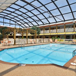 Best Western Plus Dubuque Hotel And Conference Center